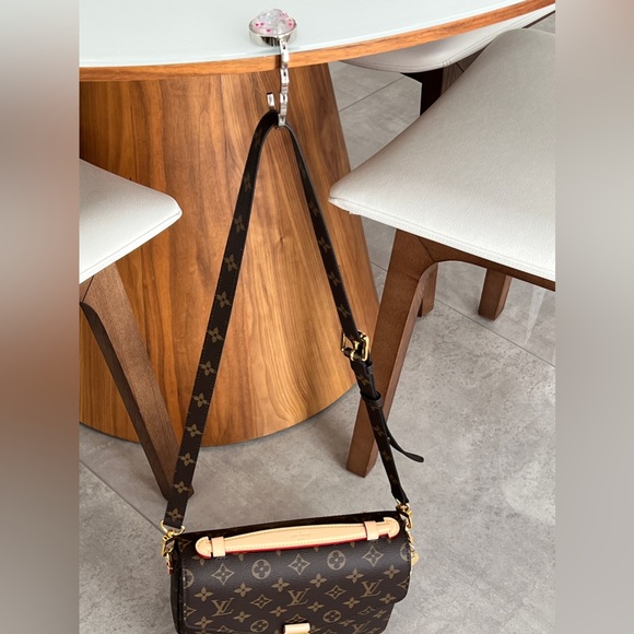 Foldable Bag Hook/Purse Hanger - Dog Mom - Handmade - Fits Most Tables - Picture 2 of 7